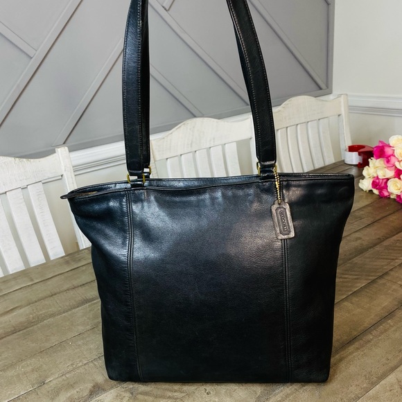 Coach Handbags - Coach 4065 Vintage 80s Black Glove Tanned Leather Lightweight Tote Laptop Bag